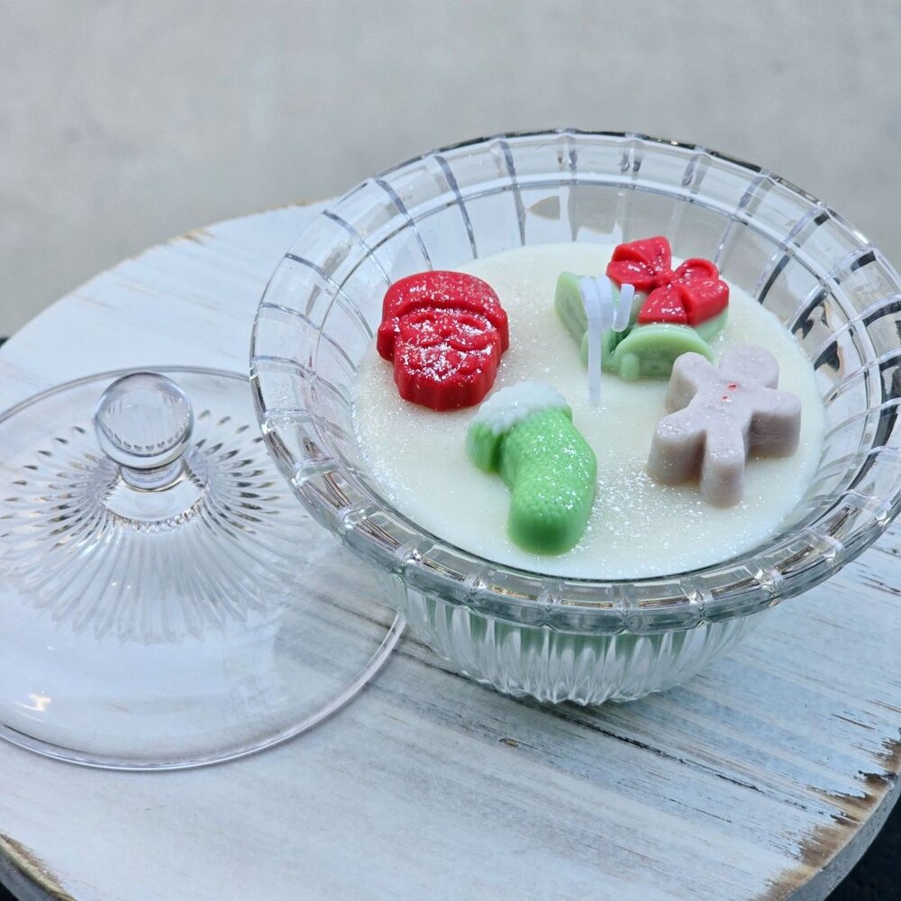 Holiday Candle ✦ Candy Cane & Gingerbread ✦ Soy Wax in Vintage Lidded Candy Dish